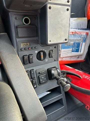 Flutningabíll með sléttu pallrými UNIMOG U 500 / Palfinger PK 23000 / Personenkorb/ Winde