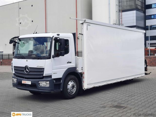 Camión plataforma con toldo MERCEDES-BENZ 1324 L ATEGO Hegla-Glasreff Kran PK10002 Funk