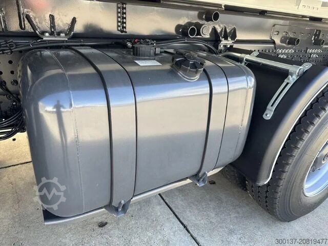 Pašizgāzējs Mercedes-Benz Arocs 4140 K 8x4 Meiller Tipper