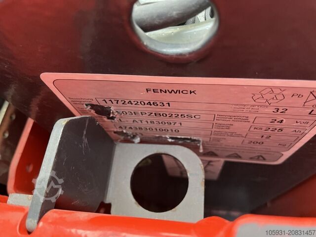 Pedestrian Stacker Linde L12