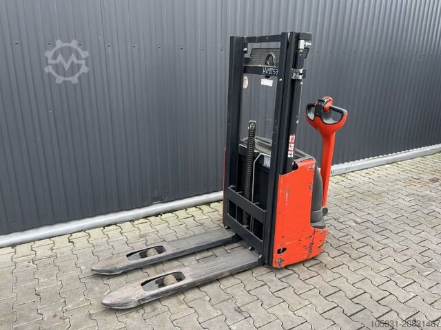 Pedestrian Stacker Linde L10