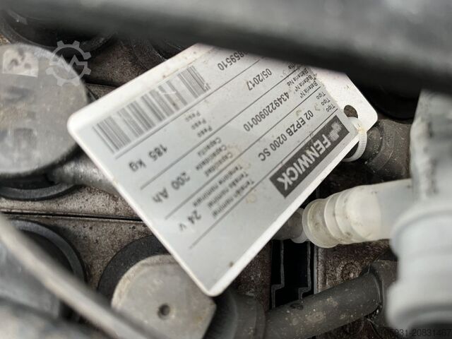 Pedestrian Stacker Linde L10