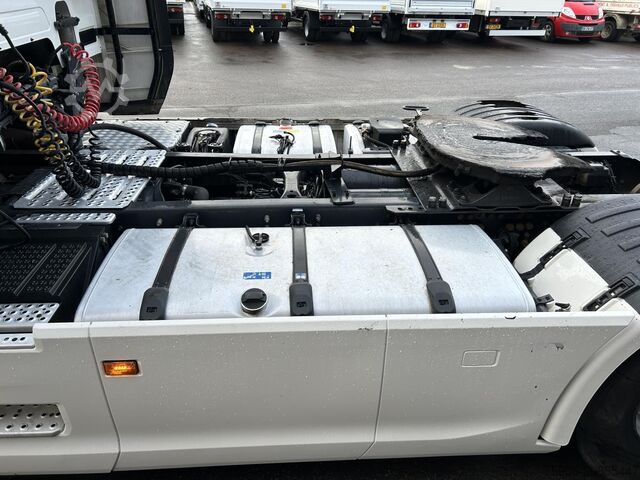 Standard tractor unit Scania R