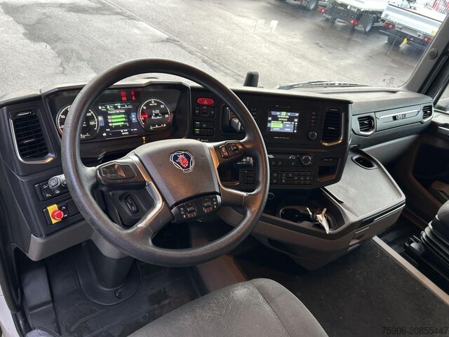 Standard tractor unit Scania R