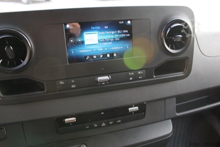 Kola sa kutijama Mercedes-Benz Sprinter 317 CDI