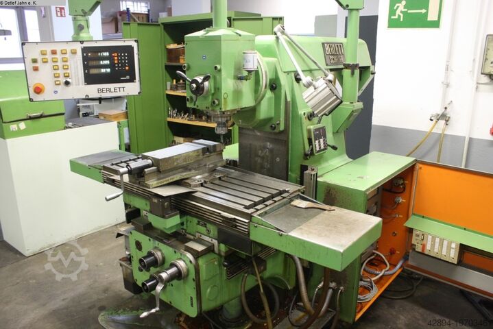 Fresadora de sala de ferramentas - Universal Berlett FE1-10