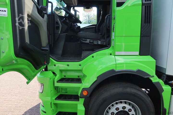 Transporte refrigerado/congelado MAN TGS 26 26.330 6x2 Koel/Vries+Dhollandia 2500 kg