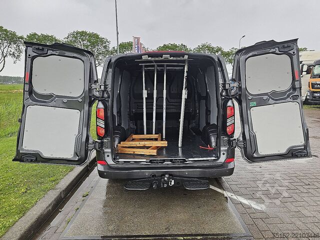 Camioneta familiar de techo alto FORD TRANSIT CUSTOM 2.0 L1 EDITION B&O LED!