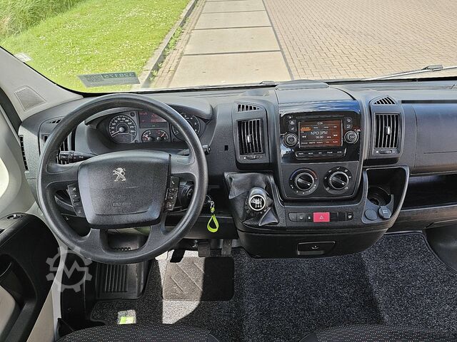Camioneta familiar de techo alto PEUGEOT BOXER