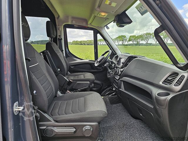 Στέισον βάγκον με ψηλή οροφή IVECO DAILY 35S18 dubb cab ac aut EUR6