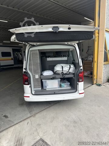 คาราวาน/รถบ้าน Volkswagen California Coast 2022 | Automatico | Tetto a soffietto