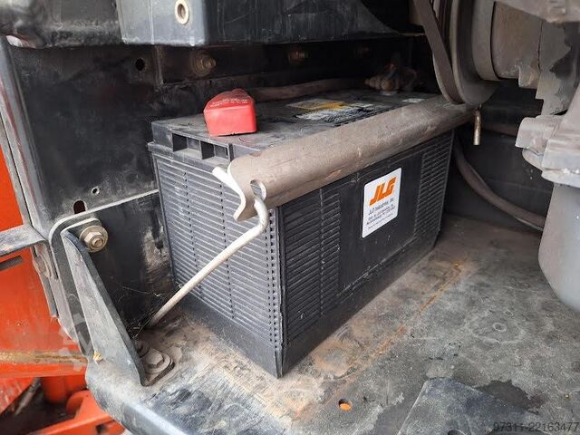 แพลตฟอร์มการทำงานแบบยืดไสลด์แบบก้อง JLG 600AJ
