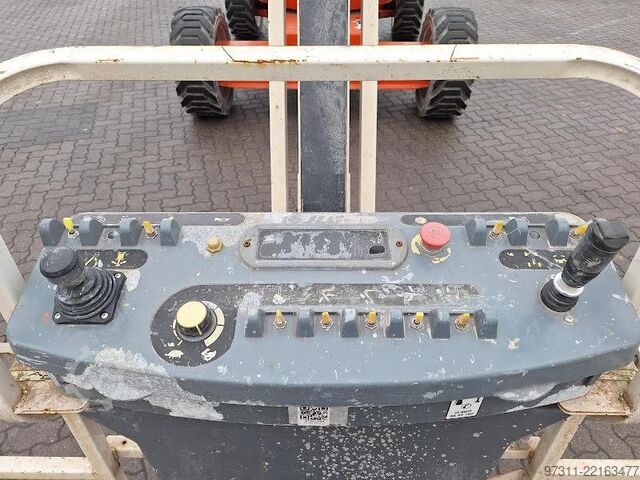 แพลตฟอร์มการทำงานแบบยืดไสลด์แบบก้อง JLG 600AJ