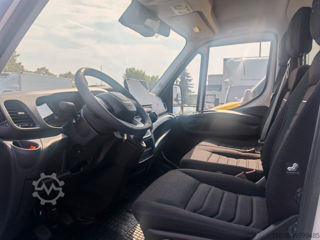 Furgão fechado IVECO Daily 35S18 Koffer + LBW Navi/ACC Tempomat