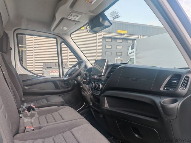 Furgão fechado IVECO Daily 35S18 Koffer + LBW Navi/ACC Tempomat