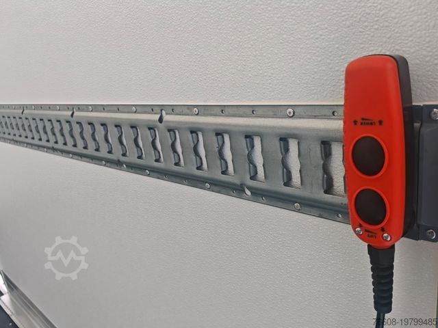 Furgão fechado IVECO Daily 35S18 Koffer + LBW Navi/ACC Tempomat