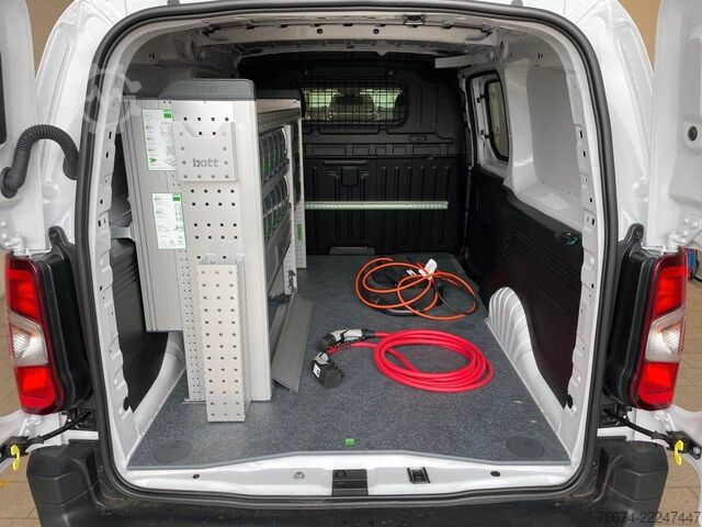 প্যানেল ভ্যান OPEL Combo-e Cargo XL 50-kWh Regalsystem Navi Kamera