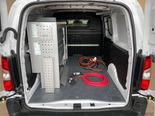 প্যানেল ভ্যান OPEL Combo-e Cargo XL 50-kWh Regalsystem Navi Kamera