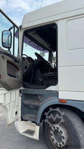 Xe tải chở vật liệu nguy hiểm DAF DAF XF 106.460 Retarder,  1. Hand, ADR
