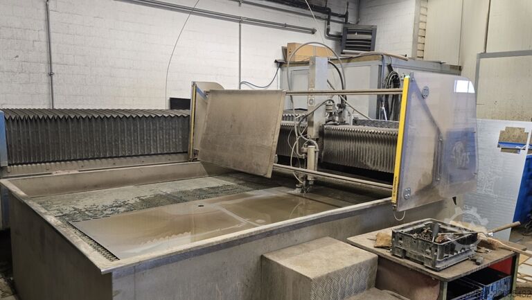Mesin pemotong jet air Waterjet NCT 30