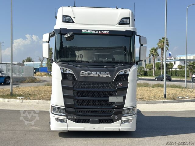 Unit traktor standar SCANIA 650 S