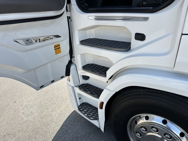 Unit traktor standar SCANIA 650 S
