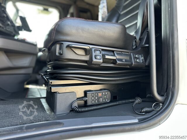 Unit traktor standar SCANIA 650 S