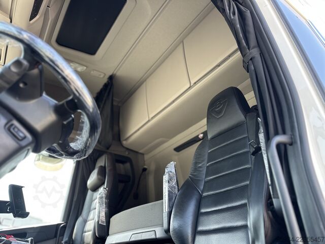 Unit traktor standar SCANIA 650 S