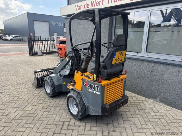  GIANT D 254SW  - mini Shovel - wiellader - 2016 - bak - vorkenbord - 996uur
