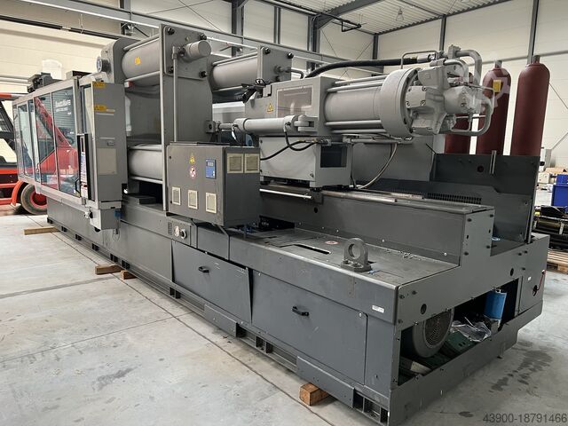 Spuitgietmachine KraussMaffei KM 650 - 2700 C2