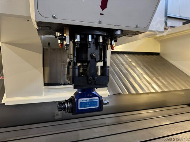 Vertical machining center Hedelius BC100 -3500