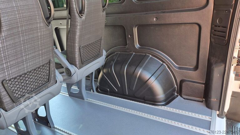 Aukštas mikroautobusas PEUGEOT Boxer  Hochraum 9 Sitzer L3H2 verglast BlueHDi