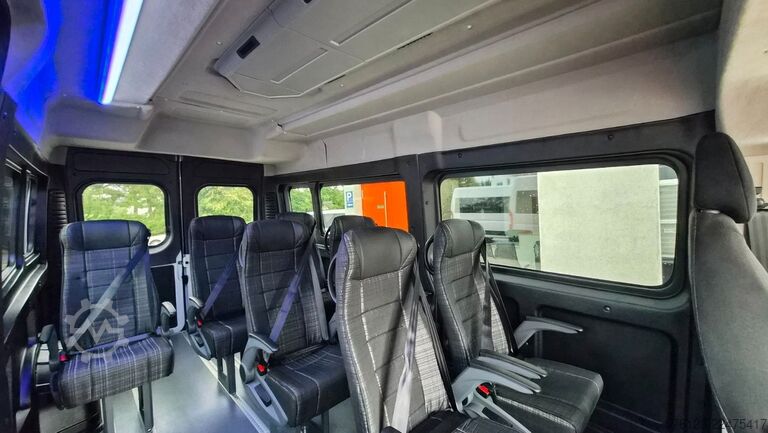 Aukštas mikroautobusas PEUGEOT Boxer  Hochraum 9 Sitzer L3H2 verglast BlueHDi