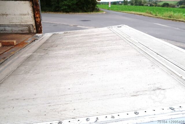 Sobreestructura de caja cerrada Mercedes-Benz 818 L