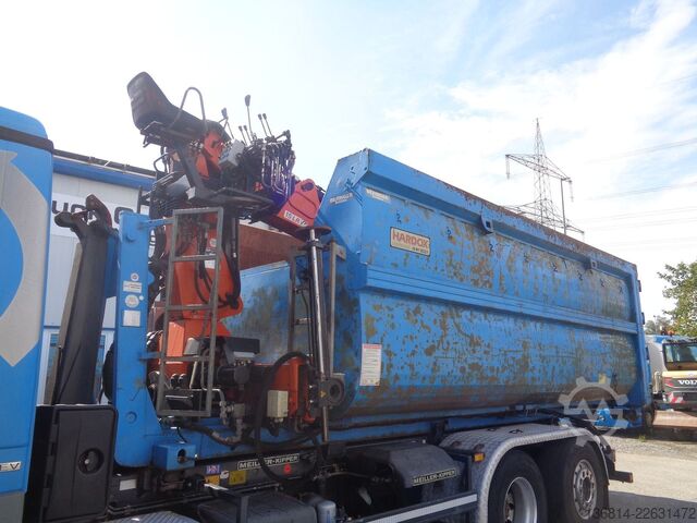 ロールオフコンテナトラック  Beringer Schrottmulde Penz 15LR 10.10 Kran