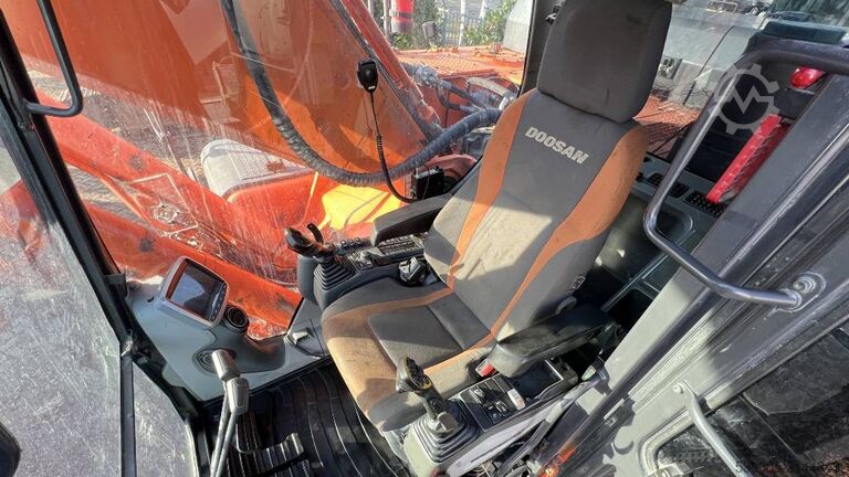 Eksavator perayap Doosan DX 340 LC-3       2014