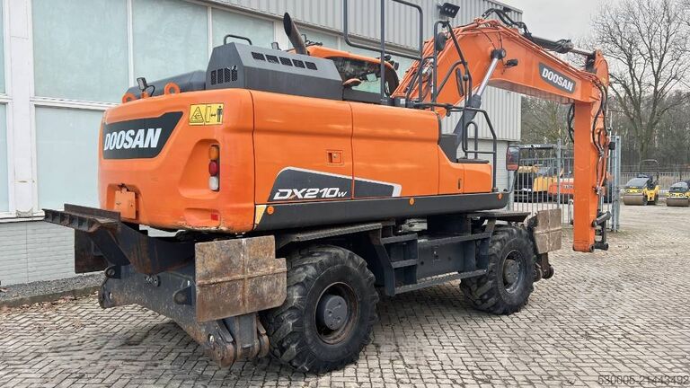 Ekskavator roda Doosan DX 210 W-5     2020