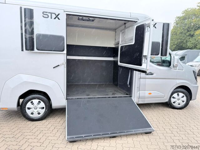Transporteur de bétail RENAULT Master STX  Haras AUTOM. NEW MODEL
