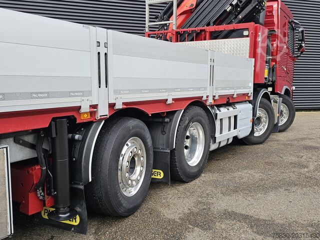 Camion-grue Volvo FH 540 8x2/6 / PALFINGER 65 t/m CRANE + JIB