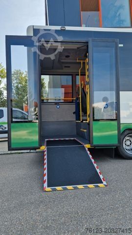 Mestský autobus MERCEDES-BENZ Heckniederflur Sprinter 517 / 4 er Bestuhlung