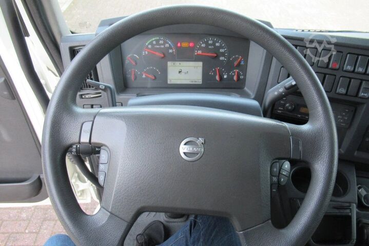 Curtain sided Volvo FL 240 Schuifzeil + Klep 1500 kg Euro 6