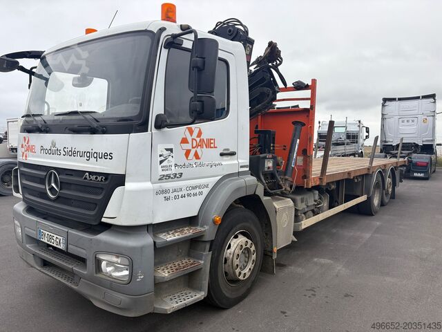 Kuorma-autoon asennettu nosturi Mercedes-Benz AXOR 2533