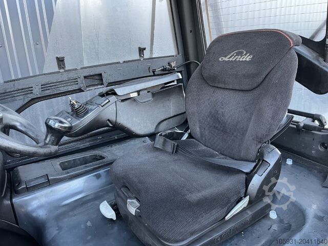 Electric 4-wheel forklift Linde E35HL-02