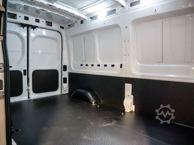 Minibus Maxus eDELIVER 9 KA L3H2 72 kWh Abstandstemp. LED K