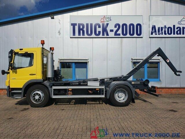 Road sweeper Mercedes-Benz 1524 Winterdienst - Streuer - Kehrmaschine 1.Hd