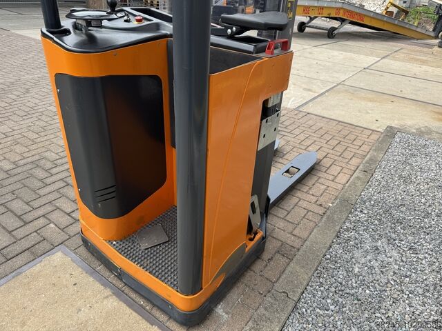Apilador eléctrico triplex con conductor sentado VS-22201 de 5500 mm BJ2020 ACTIL SV13