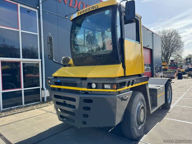 Terminal tractor Terberg RT 382