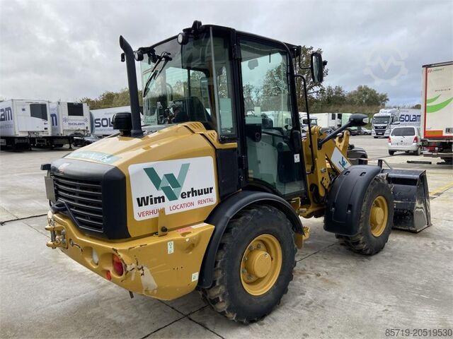 Loader CAT 906M (7164)