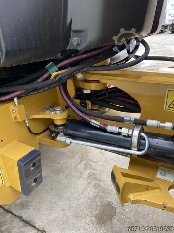 Loader CAT 906M (7164)