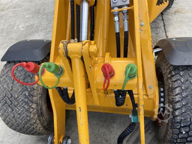 Loader Knikmops KM100 (7123)